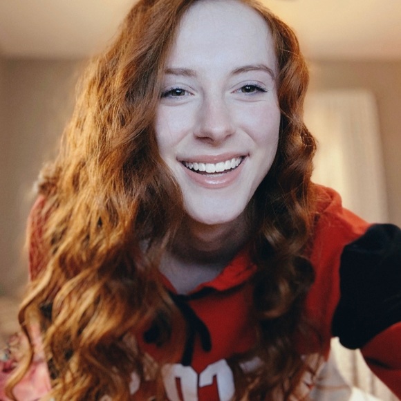 Meet your Posher, Madyson - Picture 1 of 1